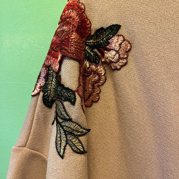 NWOT Dusty Rose Cropped Sweatshirt - Picture 5 of 5